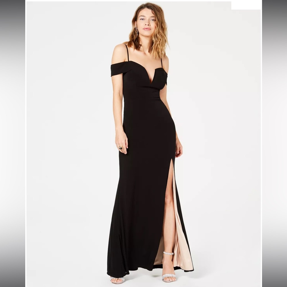 Junior’s Off-The-Shoulder Gown